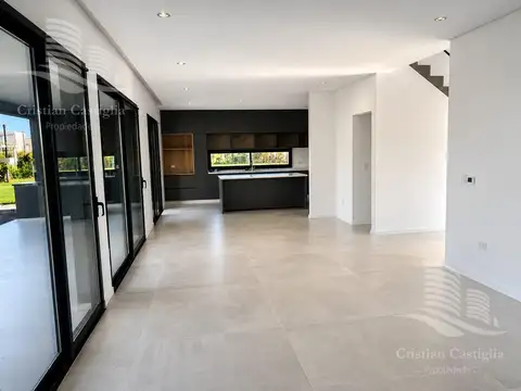 Excepcional casa a estrenar en Barrio Riberas, Puertos del Lago