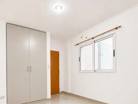 Departamento en venta. Av. Wilde 445.