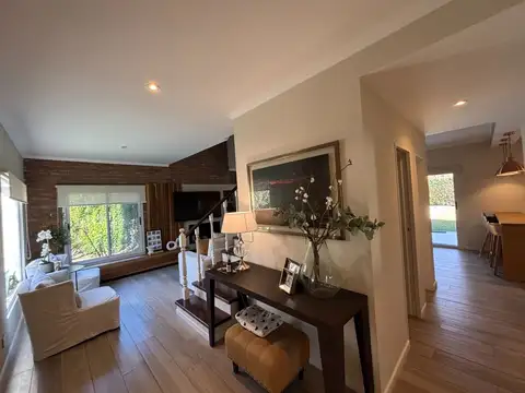 Casa 5 ambientes con 3 baños