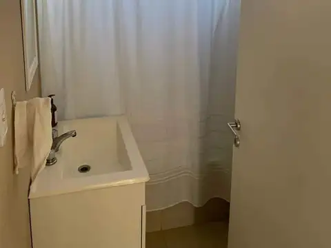 Casa en Barrio Cerrado Los Arces, complejo La Cañada del Pilar