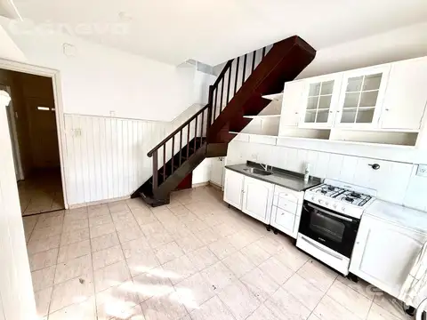 Casa 4 ambientes con 1 baño