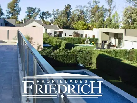 Casa 4 ambientes con 4 baños