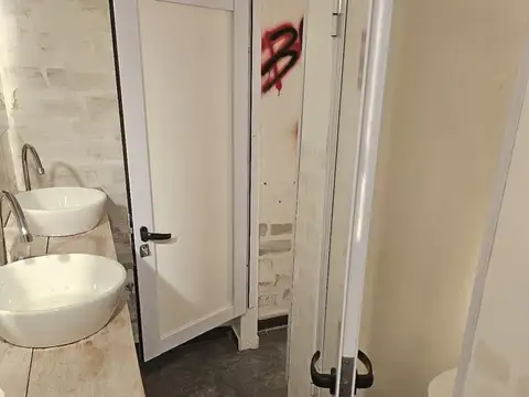Oficina Monoambiente con 4 baños