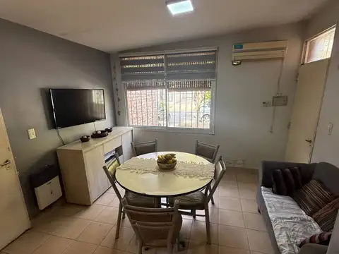 Casa 2 ambientes con 1 baño