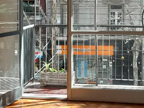 Alquiler 1 ambiente frente luz Av. Pueyrredon 1800