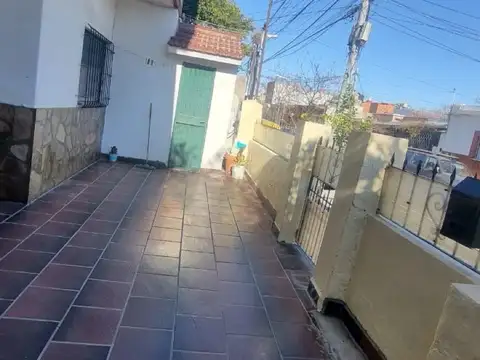 Depto Tipo Casa en Alquiler de 2 ambientes