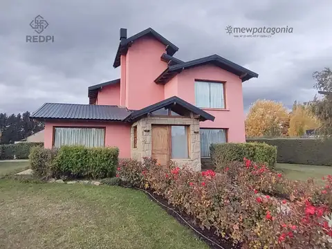 Amplia casa en Dina Huapi con hermosos ambientes