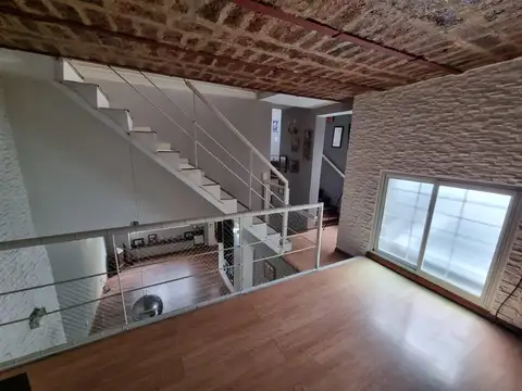 Depto Tipo Casa en Venta con 1 cocheras
