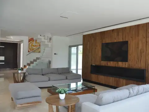 LOS PILARES  (   33150 )