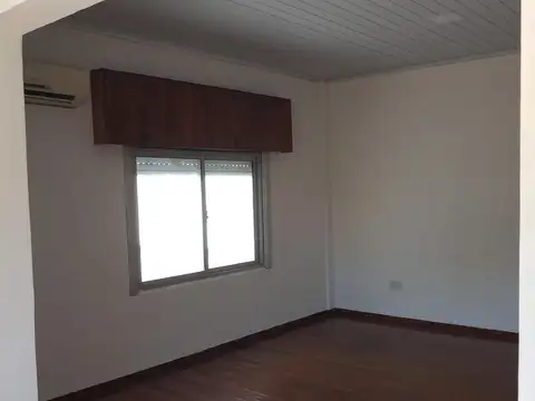 Depto Tipo Casa en Alquiler en Villa Luro, $ 720.000