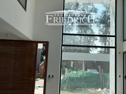 Casa 6 ambientes con 3 baños