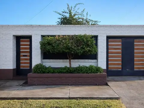 VENTA CASA - B° MANANTIAL SUR