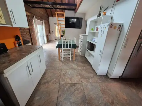 VENTA Casa 3 Amb. Garage Local Parrilla Jardín