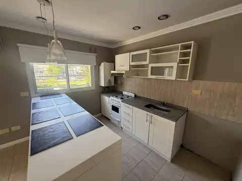 Departamento en Alquiler con 1 cocheras