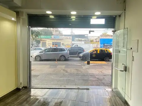 VILLA CRESPO - AV. CORDOBA 4800 - ZONA OUTLETS - IMPERDIBLE LOCAL - SIN EXPENSAS - ALQUILER