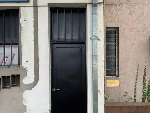 WARNES 1400, Piso PA