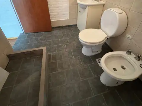 WARNES 1400, Piso PA