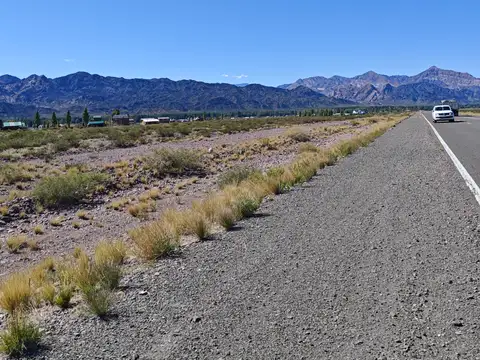 Altos del Valle - Venta en bloque 26435 m2 distribuidos en 8 parcelas. Frentistas a la ruta en 286,58 m.