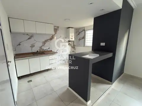 Casa 2 dorm. refaccionada a nueva en Sgto. Cabral.