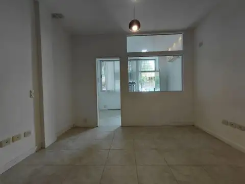 Oficina 3 ambientes con 1 baño