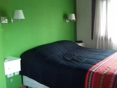 VENTA - IMPORTANTE CASA SOBRE AMPLIO LOTE