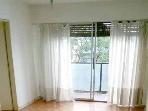 2 AMBIENTES AL FRENTE CON DOS BALCONES