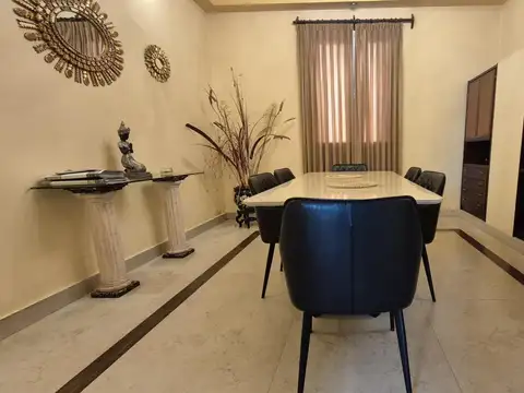 Casa 6 ambientes con 3 baños