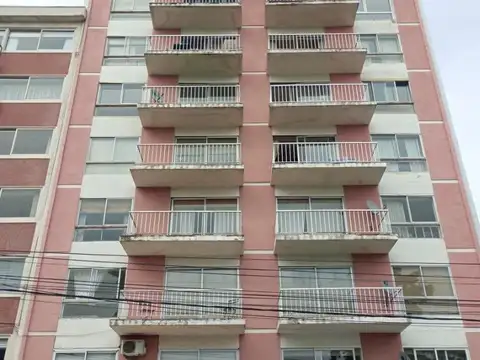 Departamento 3 ambientes frente al lago