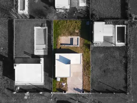 Casa 3 ambientes con 2 baños