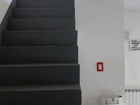 Depto Tipo Casa 4 ambientes con 2 baños