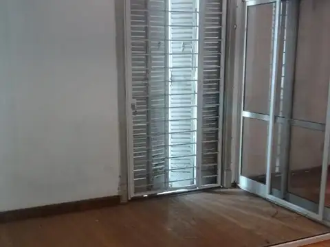 Depto Tipo Casa 4 ambientes con 2 baños