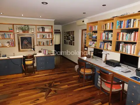 Casa Chalet  en Venta en Moreno, G.B.A. Zona Oeste, Argentina