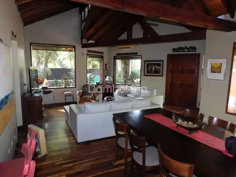 Casa en Venta en Paso del Rey, USD 250.000