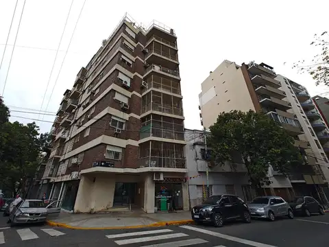 4 AMBIENTES AL FRENTE CON BALCÓN 106 METROS