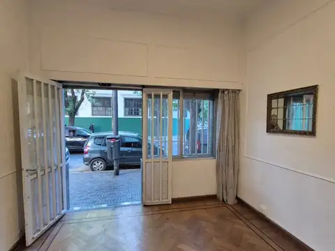 Local en Alquiler en Parque Chacabuco, $ 900.000