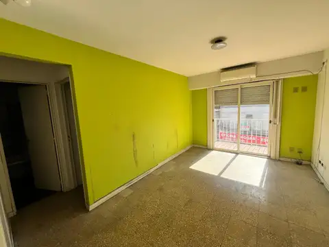 Almirante Guillermo Brown 600, Piso 1