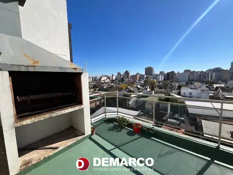 Piso 3 ambientes cochera palier privado balcon corrido