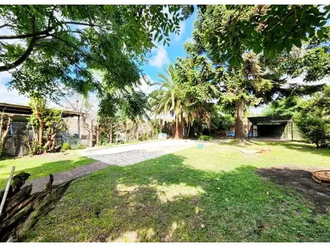 VENTA PROPIEDAD DE 4 AMBIENTES SOBRE 2 LOTES