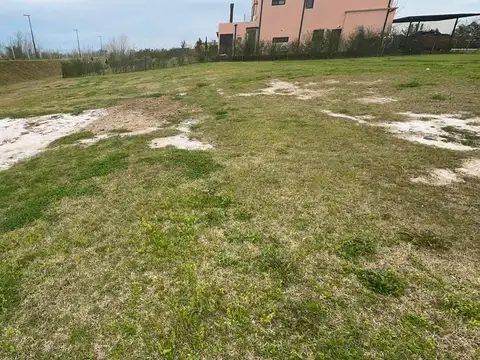 TERRENO EN VENTA EN BARRIO NAUTICO EL NAUDIR