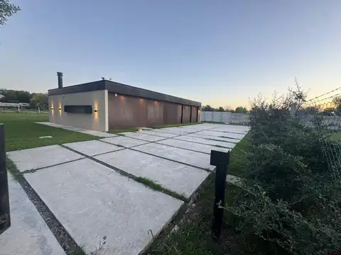 VENTA CASA 3 AMBIENTES EN BARRIO LAS GLICINAS, LUJÁN