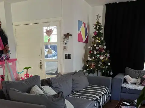 Casa 5 ambientes con 1 baño