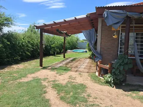 Casa 4 ambientes con 2 baños