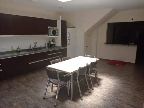 Casa 5 ambientes con 1 baño