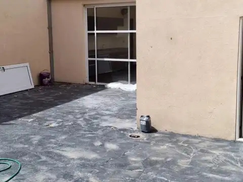 Casa en venta - 4 Dormitorios 1 Baño - Santos Lugares
