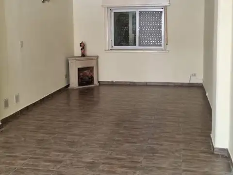 Casa 5 ambientes con 1 baño