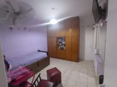 Casa en venta - 4 Dormitorios 1 Baño - Santos Lugares