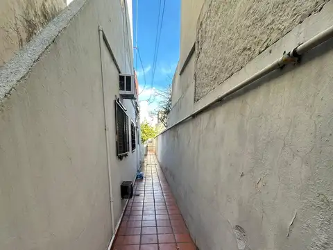 RIVADAVIA 2400, Piso 1