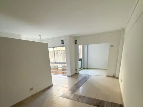Excelente Semipiso  2 Ambientes y medio. Impecable estado .