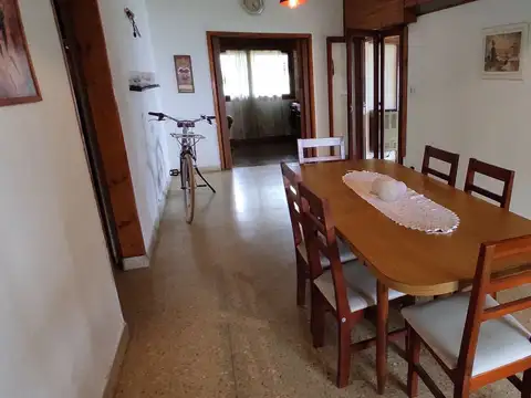 Casa 4 ambientes con 1 baño