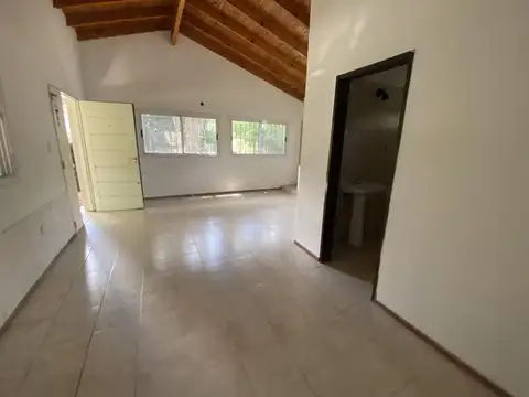 Casa en Alquiler con 1 cochera